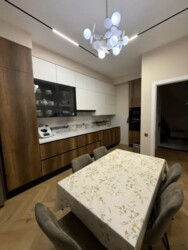 3-��������� �������� � 107 �² � 10/10 ����, ���������� 270 ���� 7