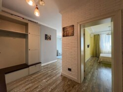 3-��������� �������� � 83 �² � 9/10 ����, ��� ����������, �������� 230 � �� ������ ���� 5