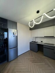 2-��������� �������� � 60.3 �² � 8/12 ����, �������� 90 � ���������� ���� 5