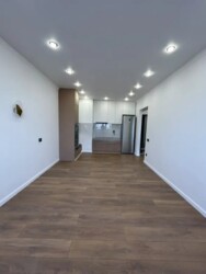 2-��������� �������� � 42.3 �² � 7/10 ����, ��������� 174/2 ���� 8