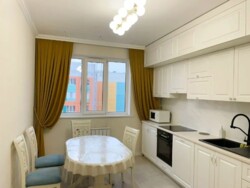 3-��������� �������� � 84.4 �² � 11/12 ����, �������� 90 � ���������� ���� 7