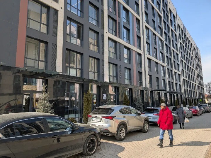 2-��������� �������� � 70.4 �² � 6/9 ����, ���� 130/4 � ����������� ���� 1