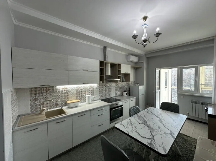 Продается квартира Алматы, Бостандыкский р-н, Жарокова, 230 фото 1 Продается квартира Алматы, Бостандыкский р-н, Жарокова, 230 фото 1