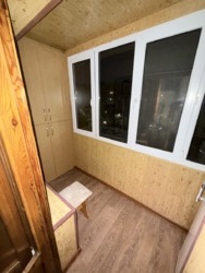 2-��������� �������� � 60 �² � 4/5 ����, ��� ��������, ���������� 230 � ����������� ���� 8