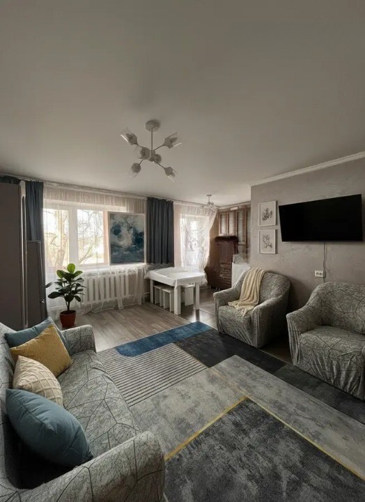 2-��������� �������� � 43 �² � 4/4 ����, ��������� 88 � ������ ���� 1