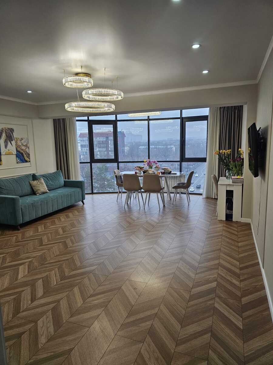 Продается квартира Алматы, Алмалинский р-н, Толе би, 189/3 фото 1 Продается квартира Алматы, Алмалинский р-н, Толе би, 189/3 фото 1