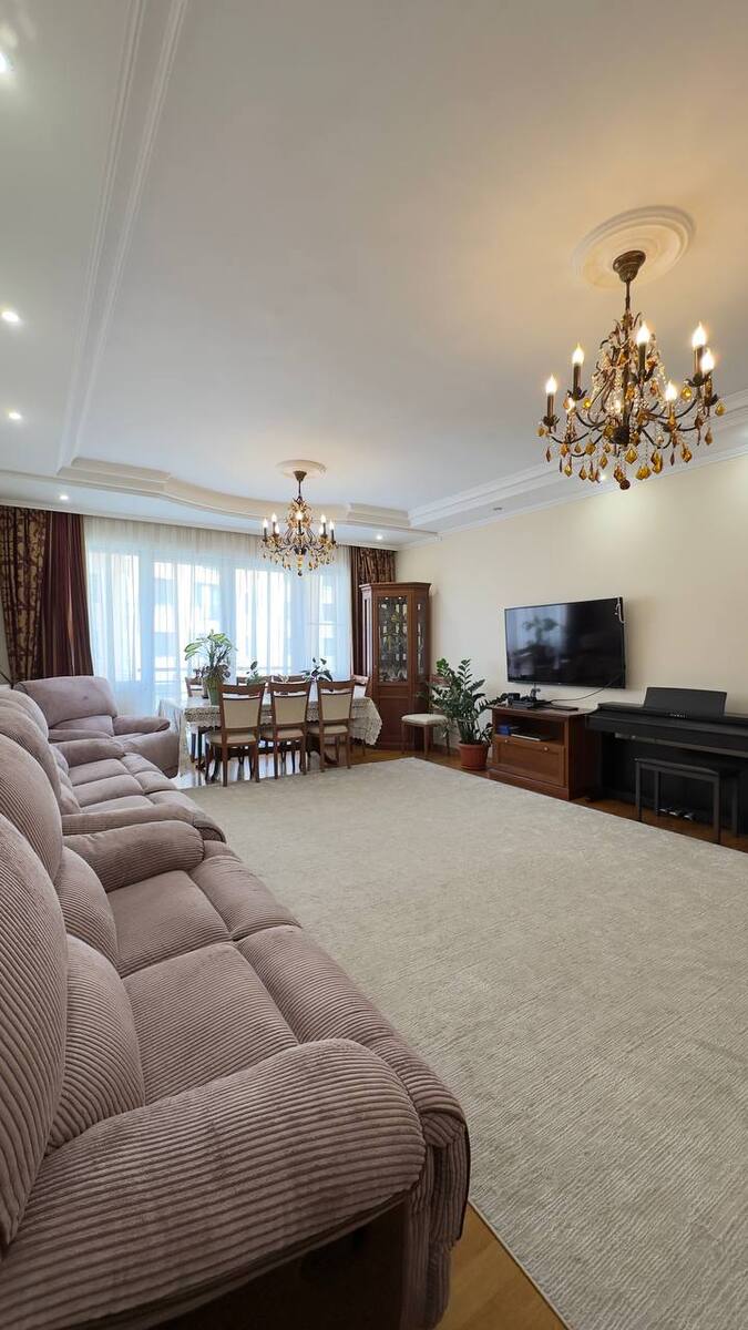 Продается квартира Алматы, Медеуский р-н, Калдаякова, 76 фото 1 Продается квартира Алматы, Медеуский р-н, Калдаякова, 76 фото 1