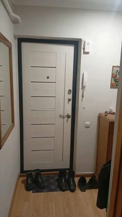 1-��������� �������� � 30.7 �² � 1/4 ����, ��� �1 � ����� �������� ���� 1