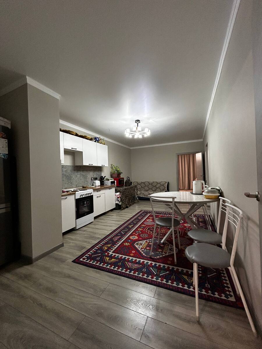 3-��������� �������� � 70.5 �² � 3/7 ����, ������ �������� 206/2 ���� 1