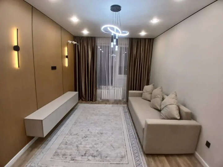 2-��������� �������� � 40 �² � 5/6 ����, ���������� 196/17 ���� 1