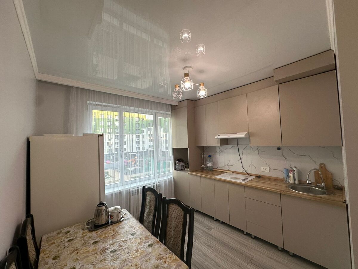 2-��������� �������� � 43,1 �² � 3/7 ����, �������� ������ 169 ���� 1