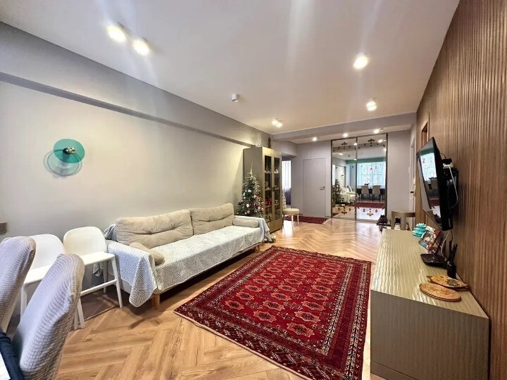 4-��������� �������� � 88 �² � 2/5 ����, �����-�������� 4 � ��� ������-���������� ���� 1