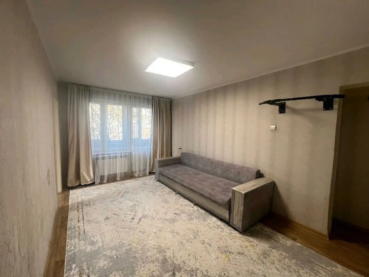 2-��������� �������� � 42.7 �² � 3/4 ����, ��� �1 78 � �����-������� ���� 1