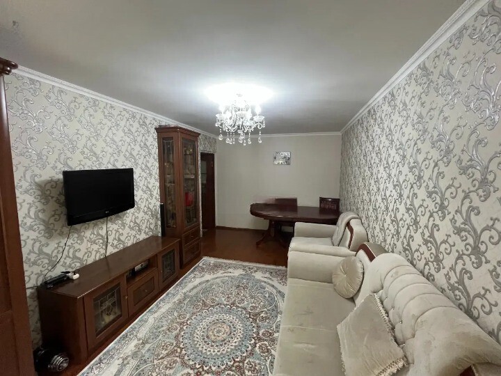 2-��������� �������� � 43.6 �² � 2/4 ����, ��������� 120/124 � ��������� ���� 1