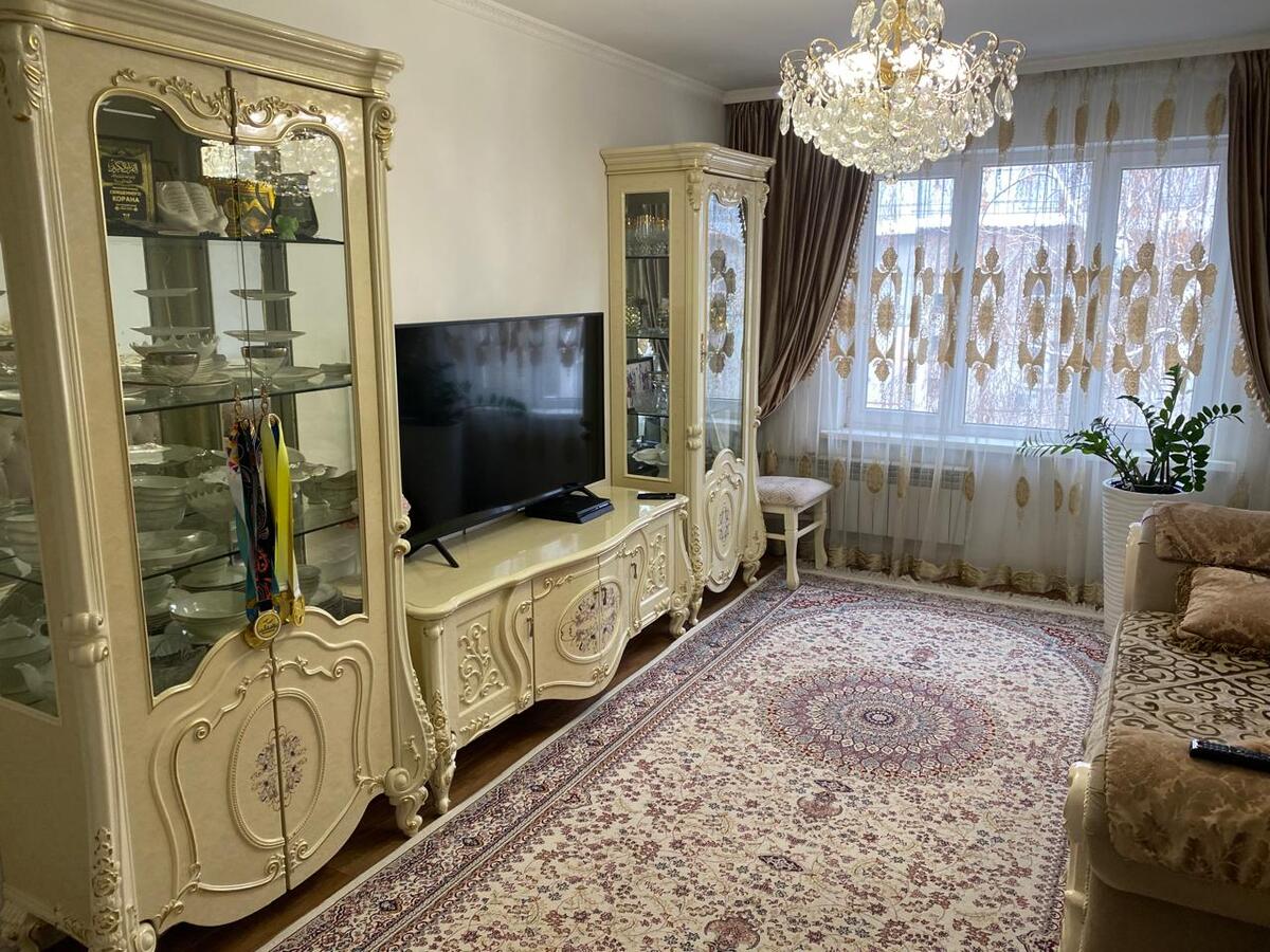 3-��������� �������� � 70 �² � 5/5 ����, ��� �����-3� 59 ���� 1