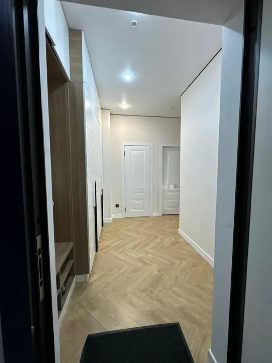 3-��������� �������� � 90 �² � 5/13 ����, ���������� 533 � ������� �� ���� 1