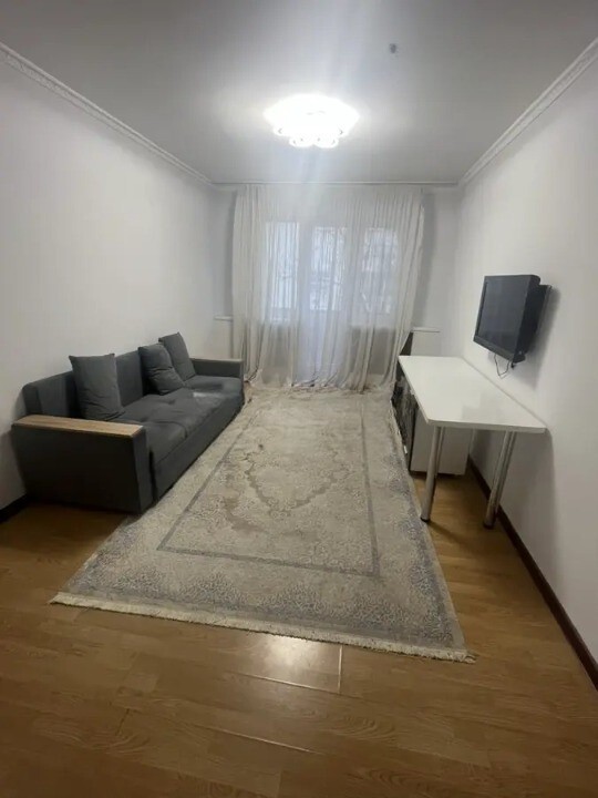 2-��������� �������� � 44 �² � 4/4 ����, �������� � ��������� ���� 1