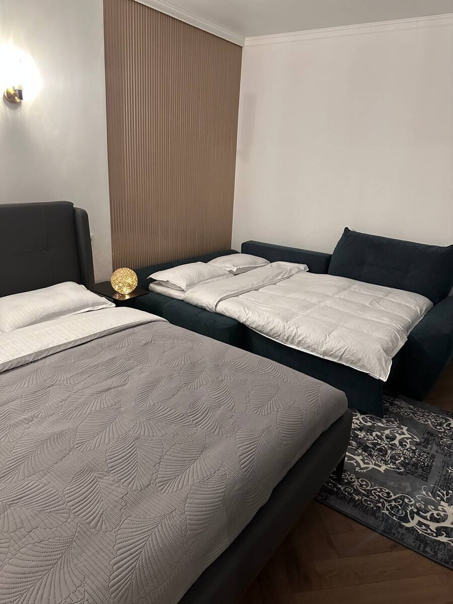 1-��������� �������� � 42.7 �² � 10/12 ����, ������ ����� 165 � ���� - ������ ����� ���� 1