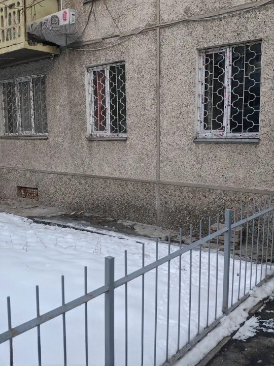 3-��������� �������� � 60 �² � 1/4 ����, ������ 118 � ������ �� ���� 1