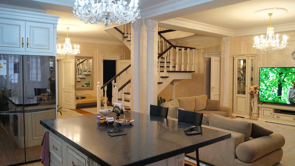 8-��������� �������� � 341 �² � 7/8 ���� �� 380 ��� 〒 ���� 1