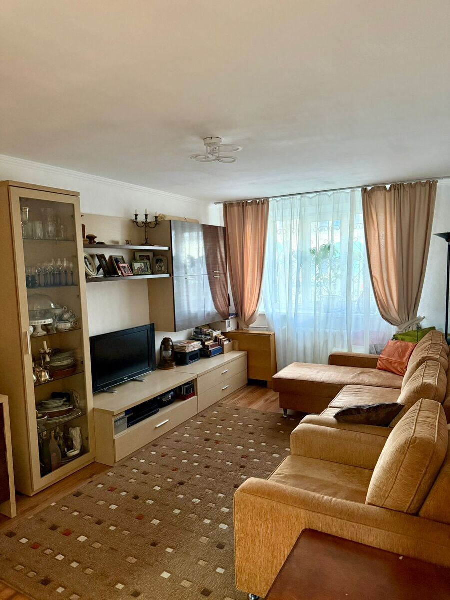 2-��������� �������� � 43 �² � 1/4 ����, ������� 44 � ���� �������� ������ ���� 1