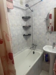 2-��������� �������� � 45.7 �² � 5/5 ����, ��� ���������� ���� 5