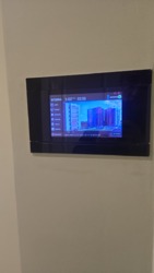 2-��������� �������� � 61 �² � 2/13 ����, ��������� 77/1 � ��� ������ ���� 12