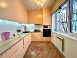 4-��������� �������� � 88 �² � 2/5 ����, �����-�������� 4 � ��� ������-���������� ���� 7