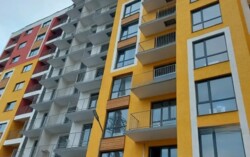 2-��������� �������� � 49 �² � 9/10 ����, ���������� 51 ���� 1