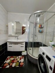 3-��������� �������� � 90 �² � 10/13 ����, ����������� � ���-������ ���� 18