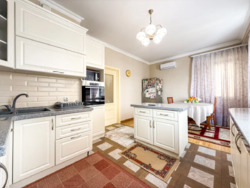 Продается квартира Алматы, Бостандыкский р-н, Навои, 208/8 фото 2 Продается квартира Алматы, Бостандыкский р-н, Навои, 208/8 фото 2