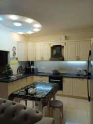 3-��������� �������� � 120 �² � 10/13 ����, ���-������ 101 ���� 1