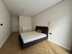 3-��������� �������� � 90 �² � 5/13 ����, ���������� 533 � ������� �� ���� 10