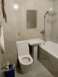 2-��������� �������� � 43.8 �² � 1/4 ����, ��� ������-2, ��������� 77 � � ���� 2