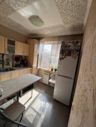 3-��������� �������� � 43.3 �² � 5/5 ����, ������� ������ 221 � ����������� ���� 4