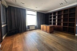 7-��������� �������� � 405 �² � 4/5 ����, ��� ��������� �����, �������� 69� ���� 36