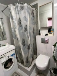 1-��������� �������� � 30.3 �² � 4/4 ����, ������� �� 105 � ���������� ���� 6