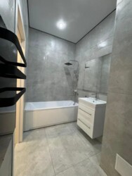 3-��������� �������� � 90 �² � 5/13 ����, ���������� 533 � ������� �� ���� 15