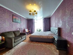 3-��������� �������� � 90 �² � 10/13 ����, ����������� � ���-������ ���� 5