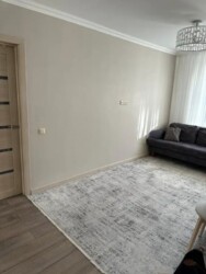 2-��������� �������� � 41.7 �² � 4/5 ����, ��� �������� 276/1 � ��. �������� ���� 2