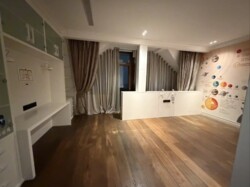 7-��������� �������� � 405 �² � 4/5 ����, ��� ��������� �����, �������� 69� ���� 20