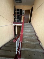 2-��������� �������� � 44 �² � 4/4 ����, �������� � ��������� ���� 10