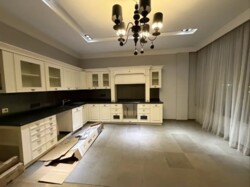 7-��������� �������� � 405 �² � 4/5 ����, ��� ��������� �����, �������� 69� ���� 25