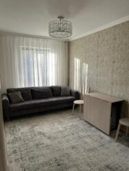 2-��������� �������� � 41.7 �² � 4/5 ����, ��� �������� 276/1 � ��. �������� ���� 3