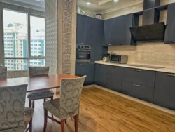 3-��������� �������� � 114 �² � 9/30 ����, ���-������ 9 ���� 6