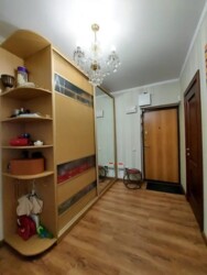 3-��������� �������� � 90 �² � 10/13 ����, ����������� � ���-������ ���� 11