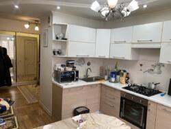 3-��������� �������� � 70 �² � 5/5 ����, ��� �����-3� 59 ���� 10