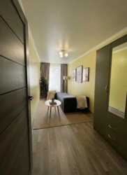 2-��������� �������� � 43 �² � 4/4 ����, ��������� 88 � ������ ���� 2