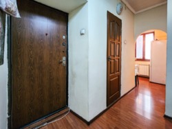 1-��������� �������� � 33 �² � 5/5 ����, ��� ��������, ��. ���-������ 77 ���� 2