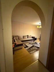 3-��������� �������� � 62.8 �² � 2/5 ����, ������ 117/127 � ���������� ���� 3